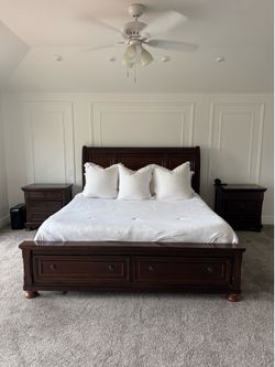 Wood bedroom set