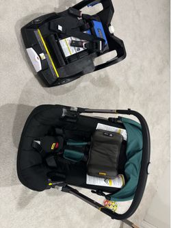 Doona car seat stroller and base