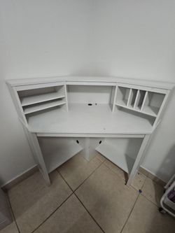 Desk/ Escritorio