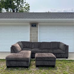 Sectional Couch With Ottoman 