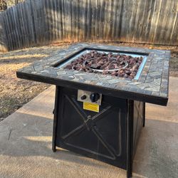 Outdoor Fireplace/firepit With Table