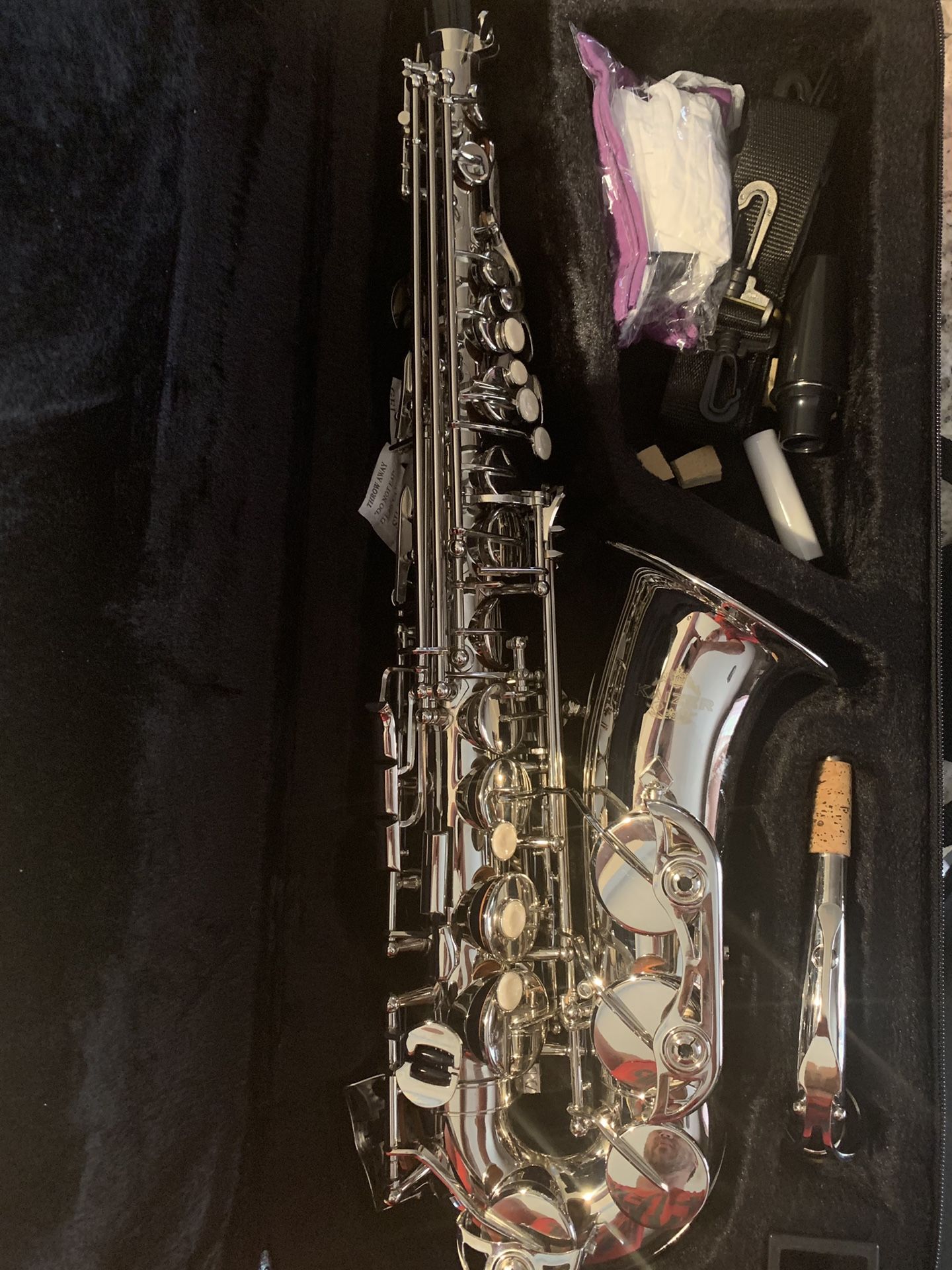 KAIZER 1000 SERIES EB ALTO SAXOPHONE NICKLE SILVER for Sale in Las Vegas NV OfferUp