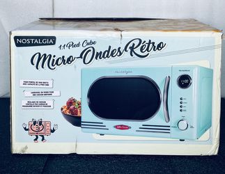 New Open Box Nostalgia 1000 Watt 1.1 Cu Ft Retro Countertop Microwave Oven, Aqua