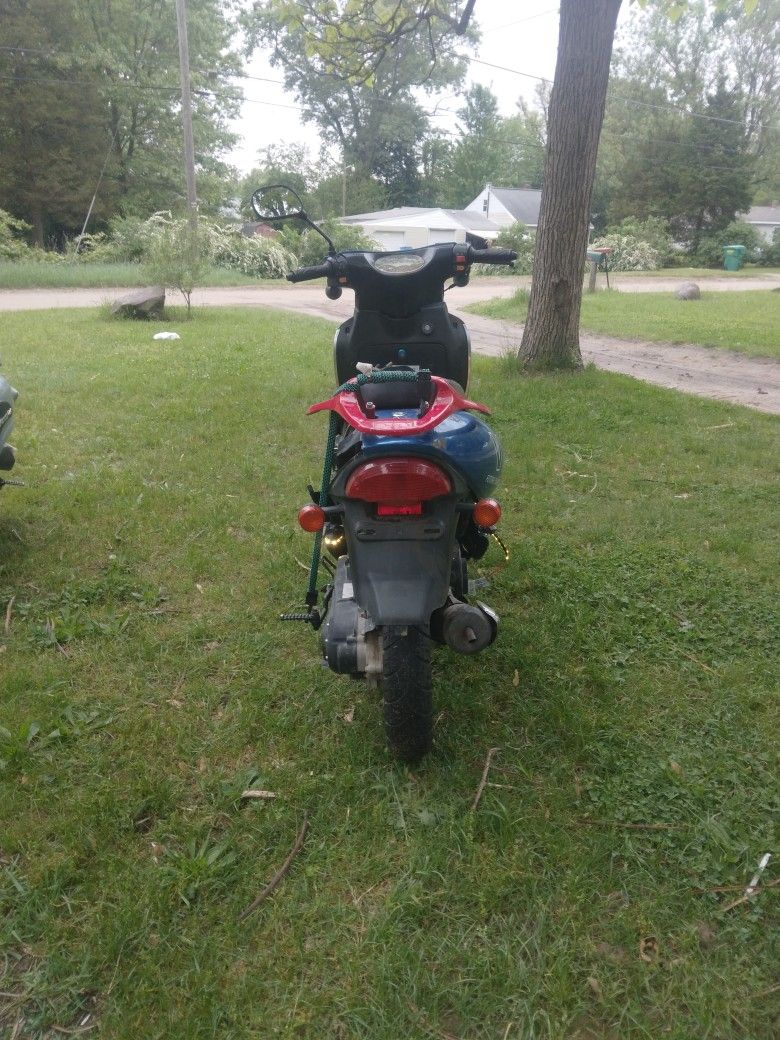 Vip Future Champion Moped 