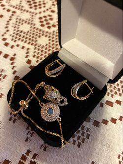 Rare Luxury-Inspired Jewelry Set