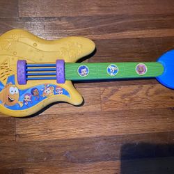 Mattel Bubble Guppies Fin-tastic Guitar Musical Instrument Phrases Songs 2012