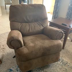 Recliner / Rocker - Comfortable & Sturdy