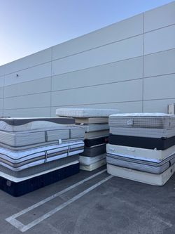 FREE MATTRESSES/FOUNDATIONS