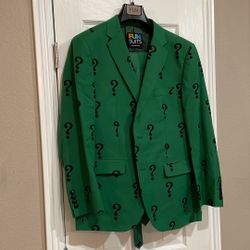 Costume DC Comics By https://offerup.com/redirect/?o=RnVuLmNvbQ==