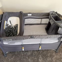 Baby Bedside bassinet 