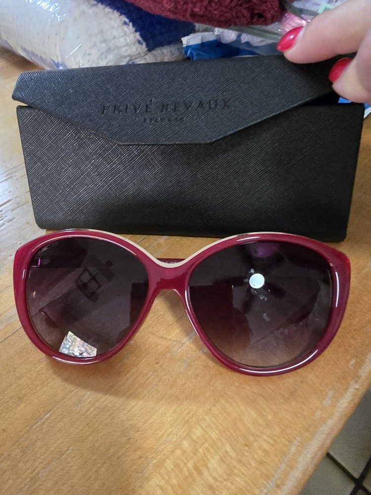 Tinted Red Reading Glasses With Case.