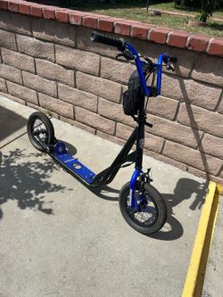 Scooter mongoose scooter  Ready to ride  Pick up in sun valley Cash only Pick up only