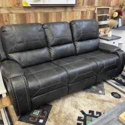 New. 3pc. Sofa 🛋️ recliner Set.