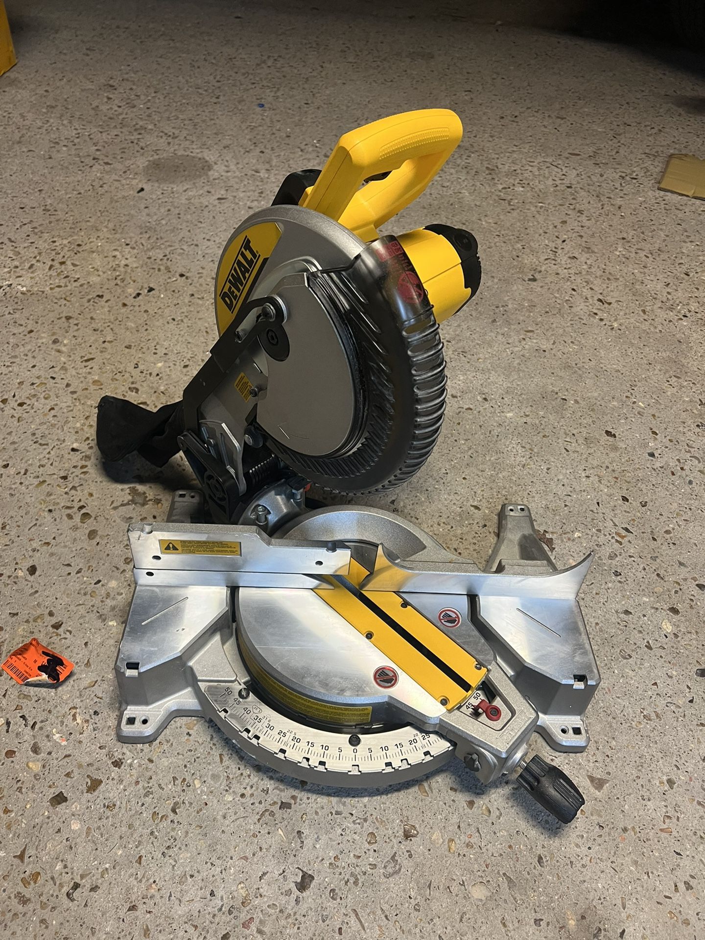 Dewalt 10in Single Bevel Miter Saw