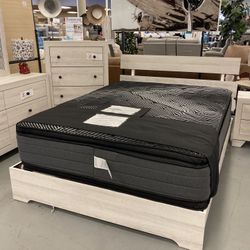 New Queen Size Bedroom Group
