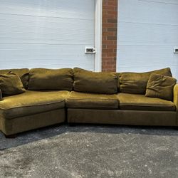 Olive Brown Sectional *FREE DELIVERY 🚚 