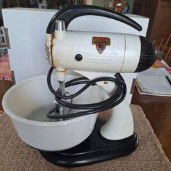 ANTIQUE SUNBEAM AUTOMATIC MIX MASTER MIXER - MILK GLASS BOWL
