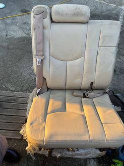 Tahoe 3rd roll seats leather