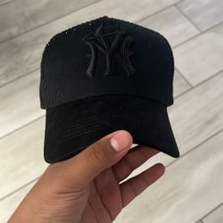 31 Hats Anniversary Total Black 