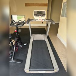Precor 9.35 Residential Treadmill - Very Good - 2013 – Grapevine, TX
