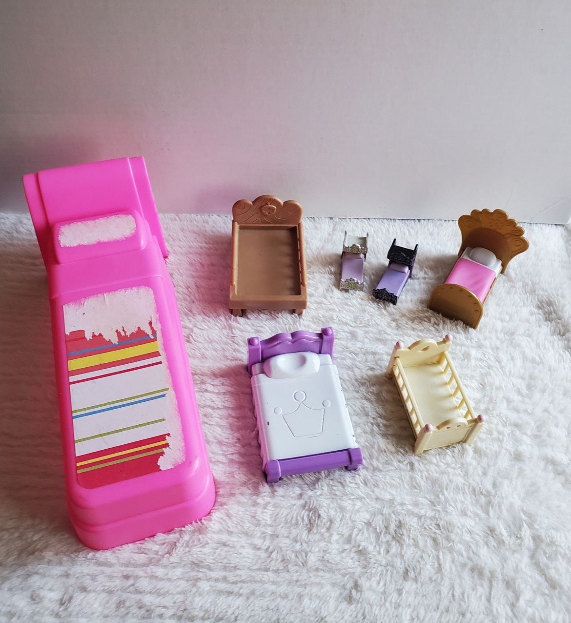 Mix Bundle Plastic Doll Beds
