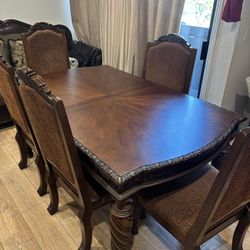 Dining Table + 8 Chairs