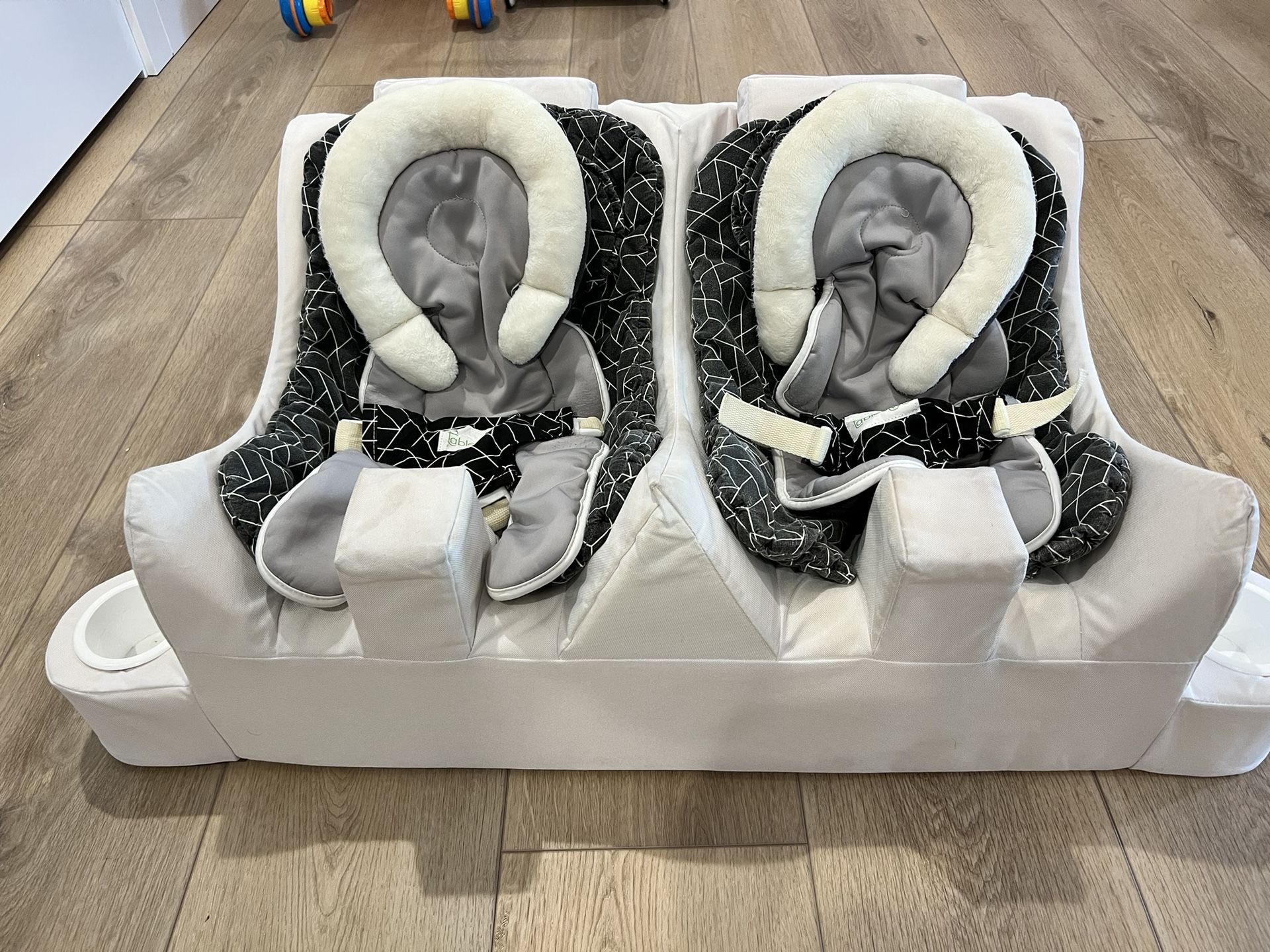 Table For Two - Twin Feeding Seat