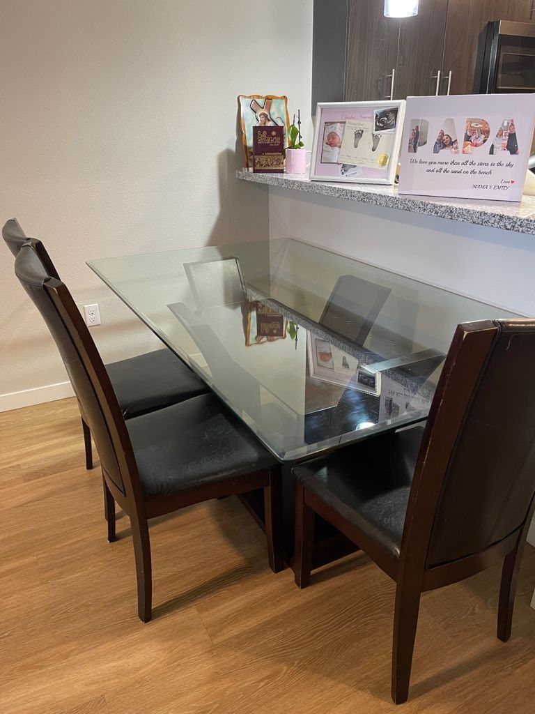 Glass Top Kitchen Table With 4 Chairs