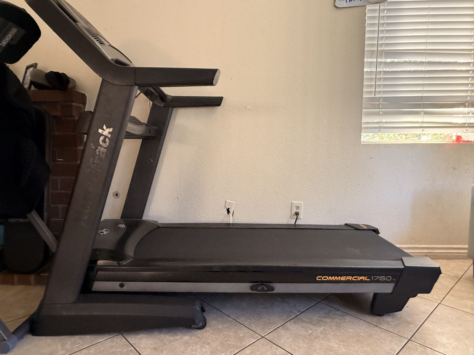 Treadmill Commercial 1750 Nordic track