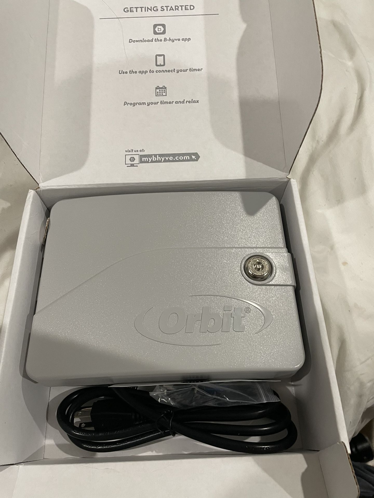 6 zone b•hyve smart sprinkler timer.