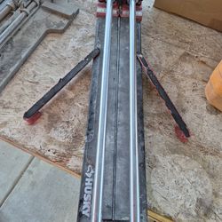 3-ceramic floor tiles cutters