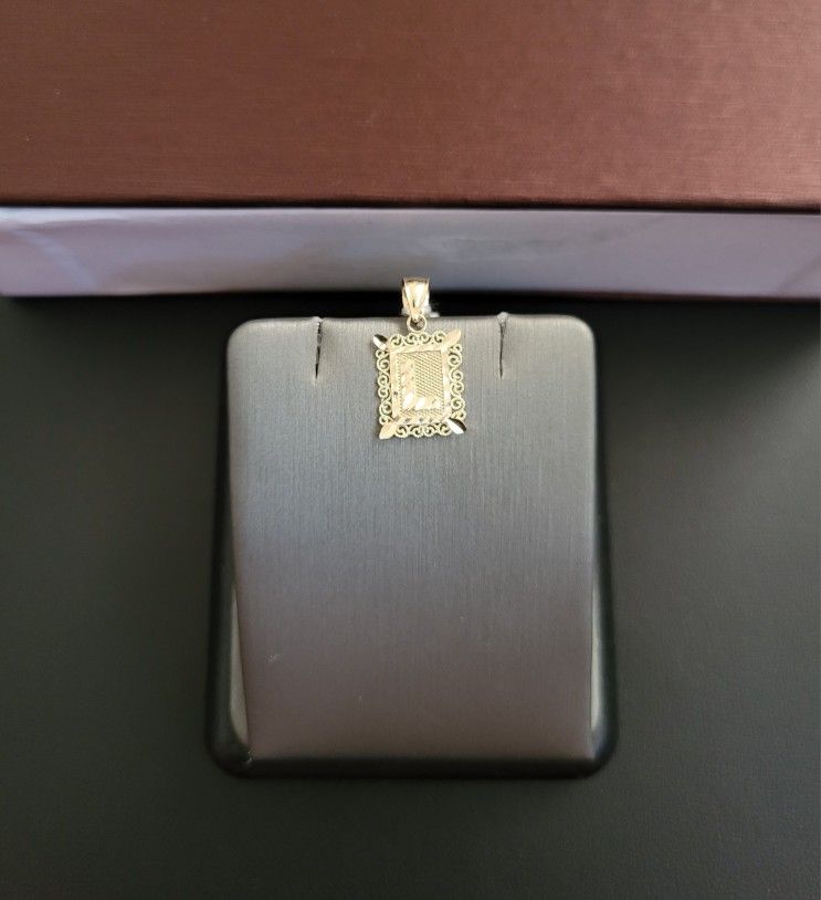 10k Gold Pendant
