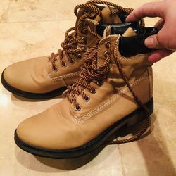 Cathy Jean Womens Leather Boots Shoes Size 8 