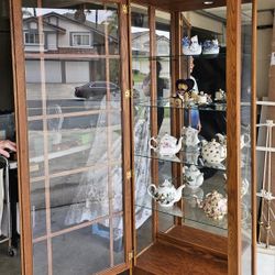 Curio/ China Cabinet (4) Glass Shelves 