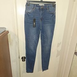 Fashion Nova Jeans 
