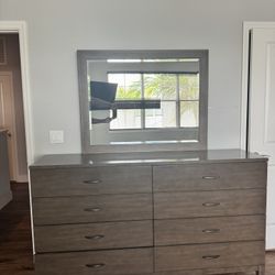 Dresser With Mirror, 2 Night Stand, And 2 Lamps
