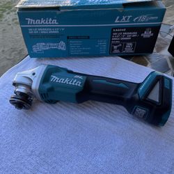 Beautiful Makita  4 1/2” / 5” Cut Off / Angle Grinder.