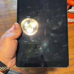 Tablets Apple and Samsung 