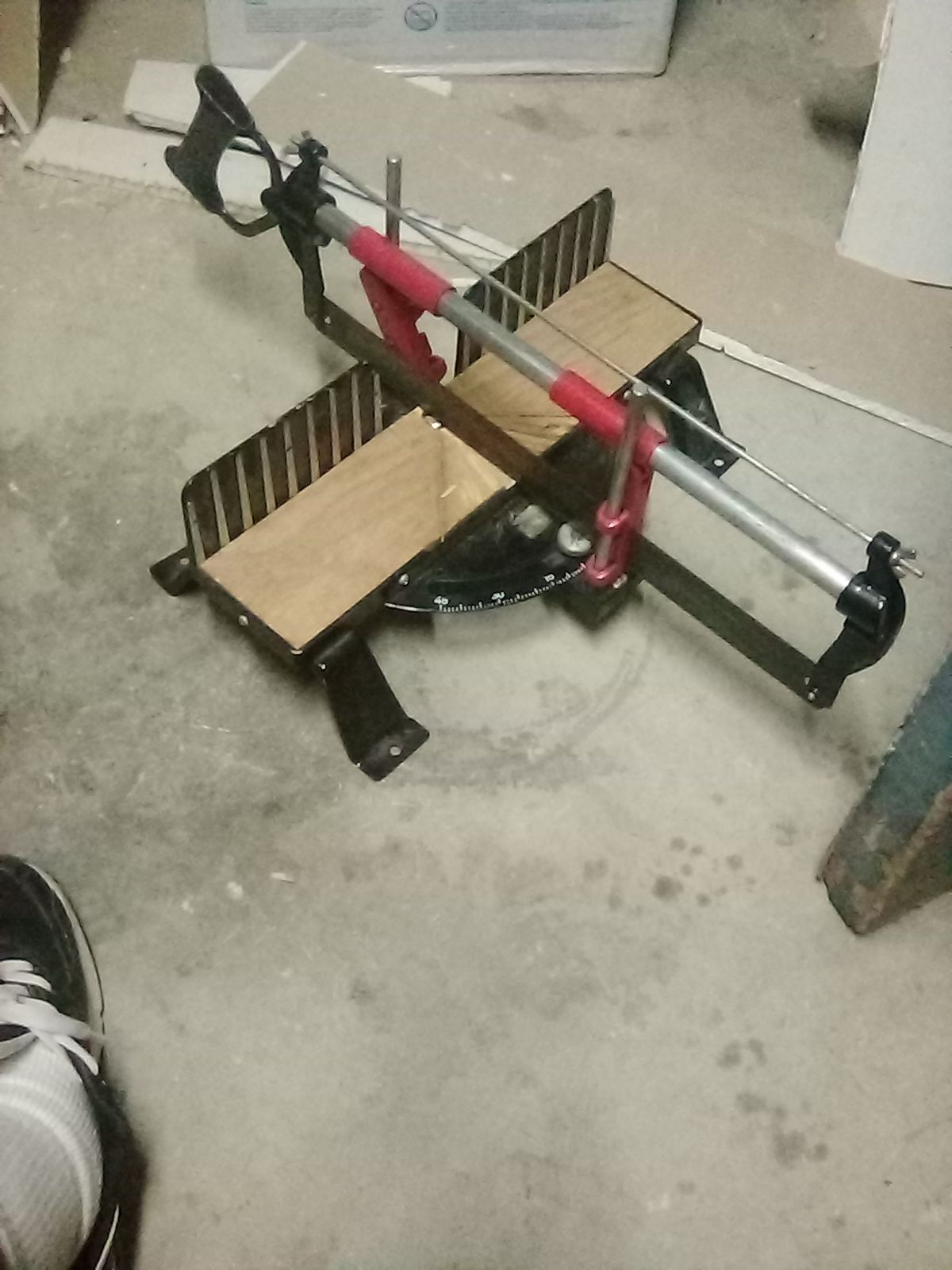 Table hand saw