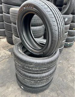 235/55/17 Hankook Selling a set of 4 tires in excellent condition 🫡