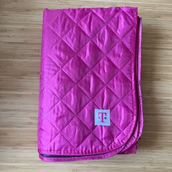 New T-Mobile Tmobile Magenta Outdoor Picnic Beach Blanket Quilted Pattern T Logo