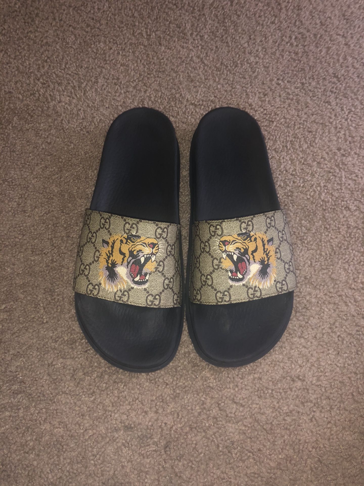 Gucci slippers