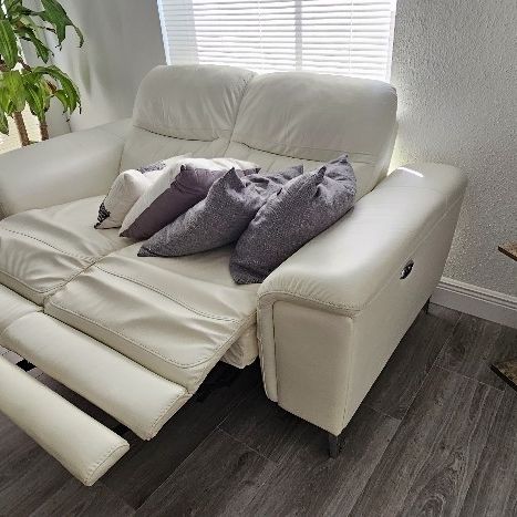 White  Power Reclining Sofa