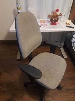 Desk chair