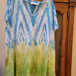 Very Cute Top W/ "Lacy" Sides On Bottom And Some Bling!   2X