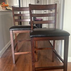 Modern Matching Bar Stools 😍