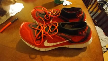 Nike free runs sz 10.5