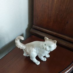 Nao  By Llardo Cat And Nightingale Figurines