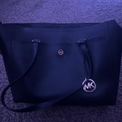 Black Micheal Kors tote bag