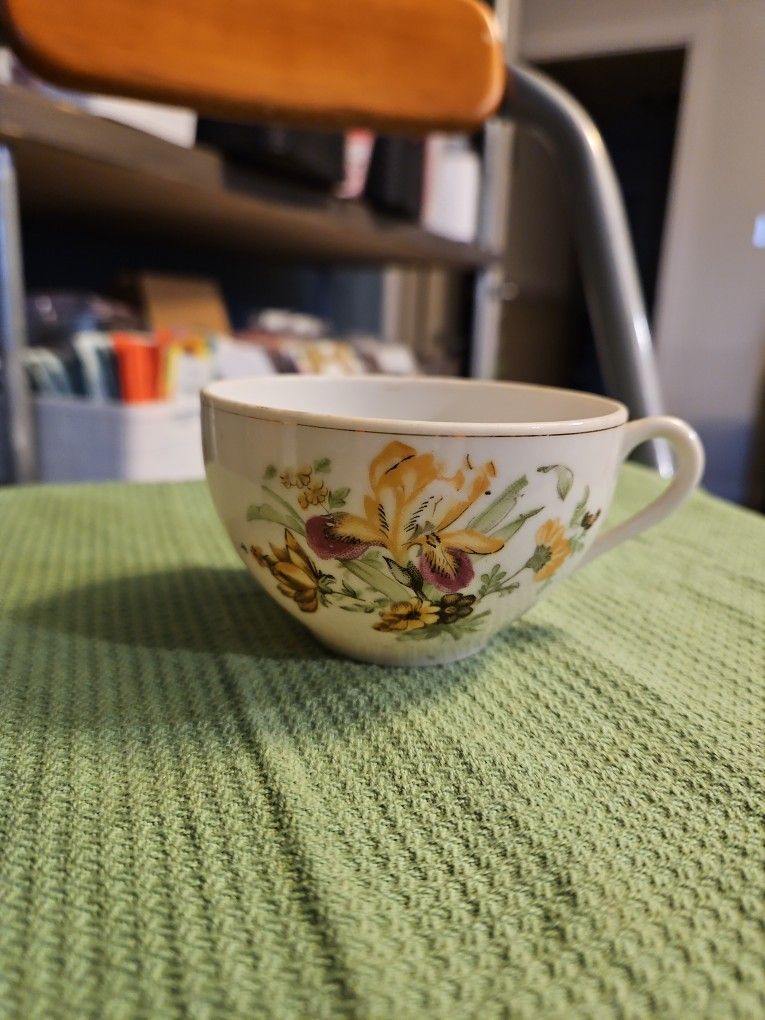 Vintage Yakama China tea cup